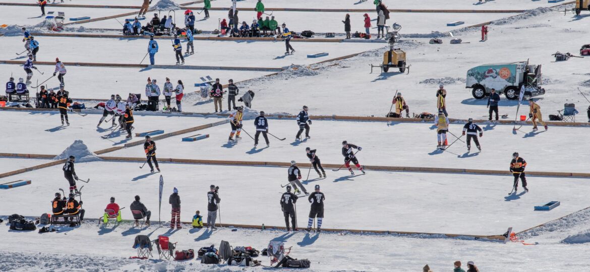 Teams take to the ice on the final day of the Pabst Blue Ribbon