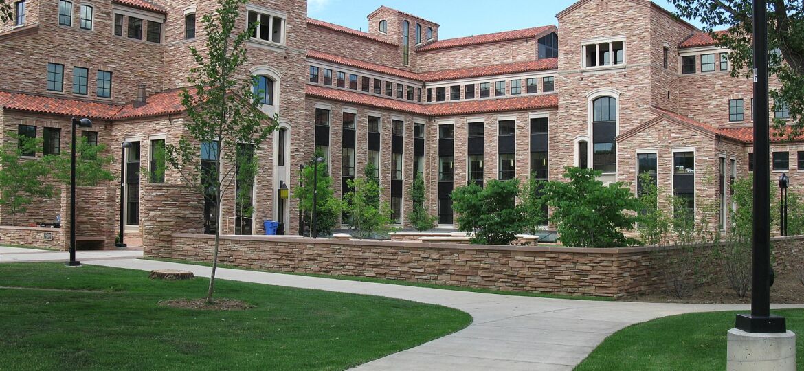 1600px-Wolf_Law_building_at_University_of_Colorado_at_Boulder_from_the_southwest