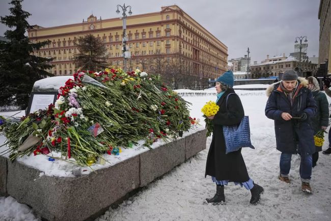 A memorial created for Navalny in Moscow, Russia on Feb. 17. (Alexander Zemlianichenko for AP, cbsnews.com)